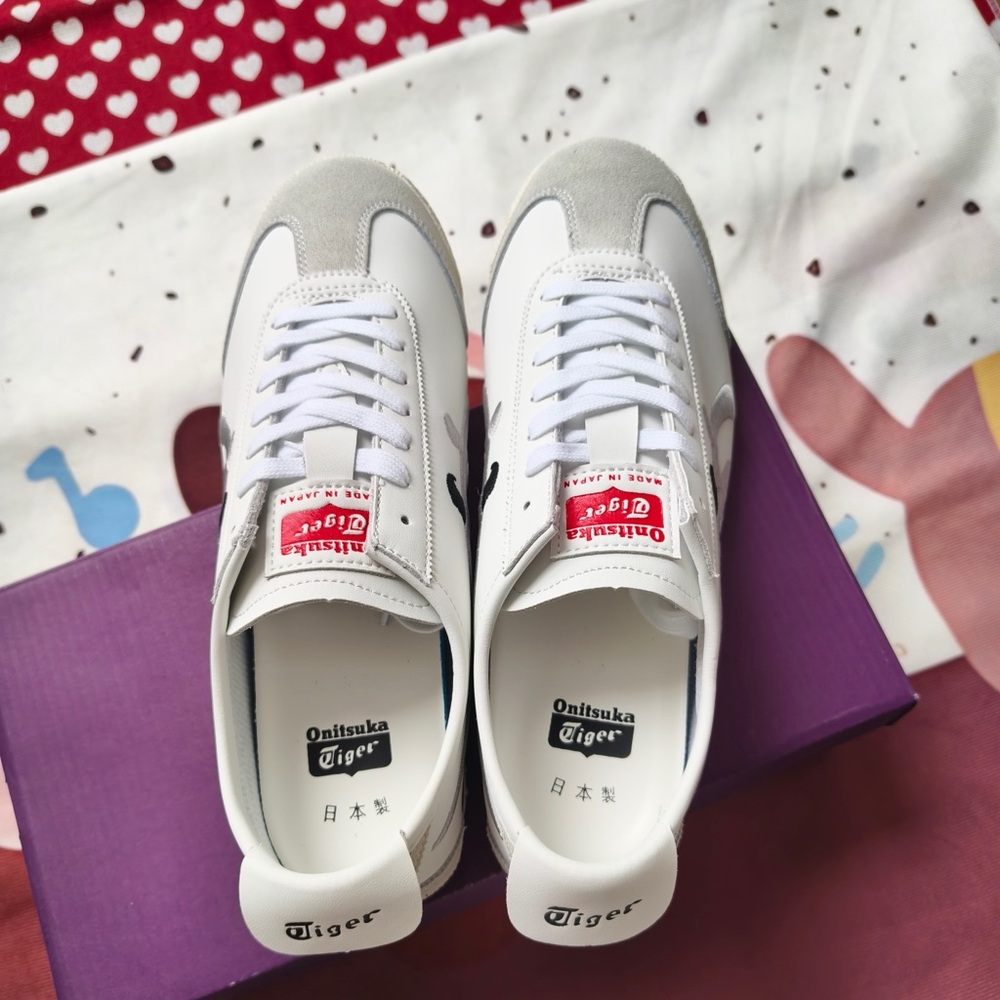 Onitsuka Tiger by Asics White and Black Mexico 66 Sneakers - Picture 6 of 9